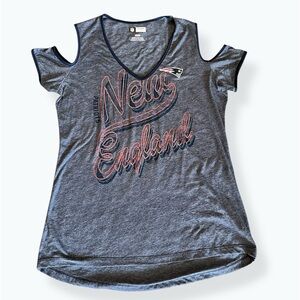 NFL Women's Cold Shoulder New England Patriots Tee NWT Meidum